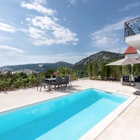 Luxury With A Swimming Pool Hvar - 15992 * Хвар