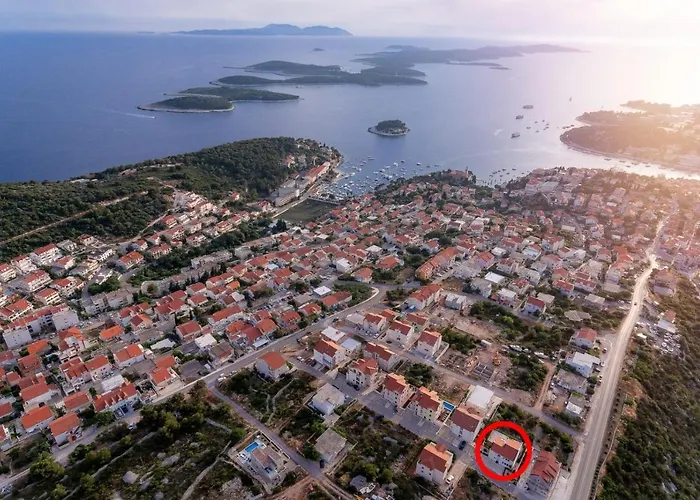 Luxury With A Swimming Pool Hvar - 15992 * Хвар